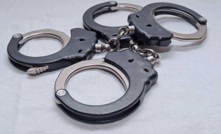 Murder suspects arrested after Foxtrot tracks down fleeing vehicle