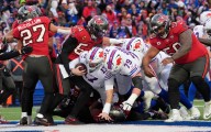 NFL: Destroza Josh Allen, con seis anotaciones, a Bucs