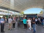 Reubicación de mesas genera confusión y aglomeraciones en el Liceo Politécnico Belén