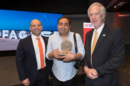 El fotógrafo que convirtió su casa en un centro cultural gana Nuevos Héroes 2025