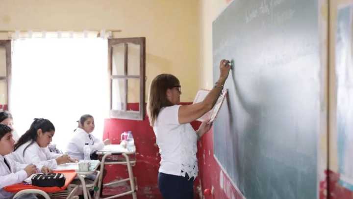 ¿Es obligatorio pagar la cooperadora para inscribirse en las escuelas?