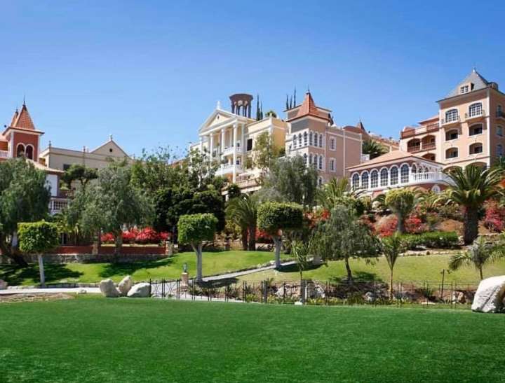 El Grupo CIO, abierto a escuchar ofertas sobre Bahía del Duque tras no cerrar su acuerdo exclusivo con Stoneweg