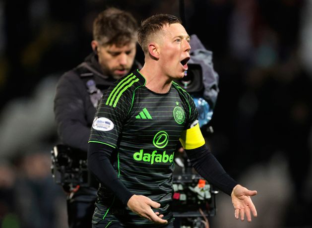 Martin O’Neill’s Celtic secure vital victory with a stunning last gasp goal at St Mirren