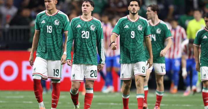 Selección de México pierde 2-1 ante Paraguay en San Antonio