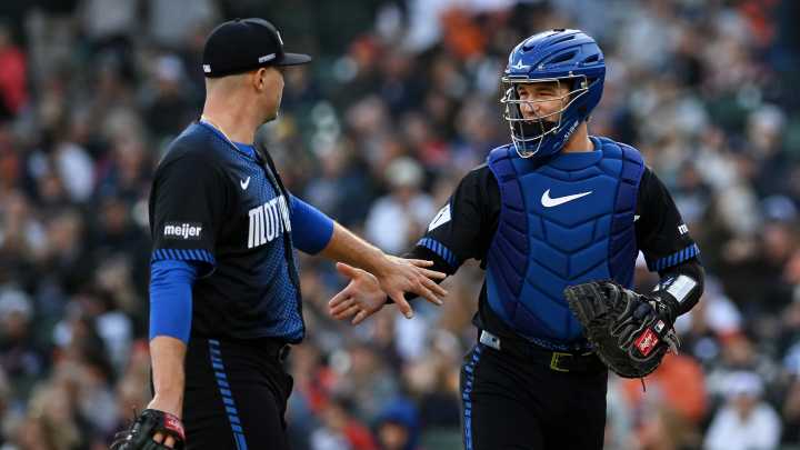 Tigers' Dingler thanks Rogers, Sienko for helping him land Gold Glove