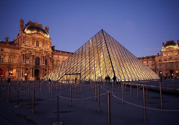 El Louvre tiene que cerrar nueve salas por la «fragilidad» del edificio