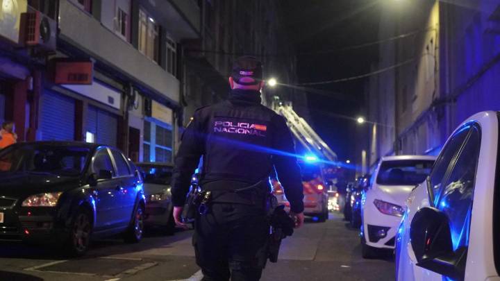 Detenidos un vecino y un electricista por el incendio en un edificio de A Coruña