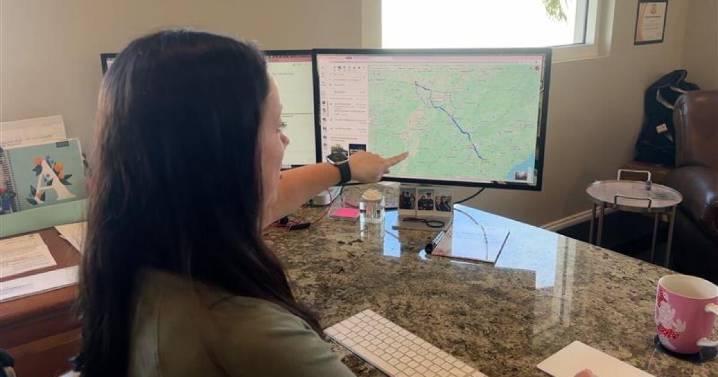 Flight delays mount as government shutdown strains air travel ahead of Thanksgiving