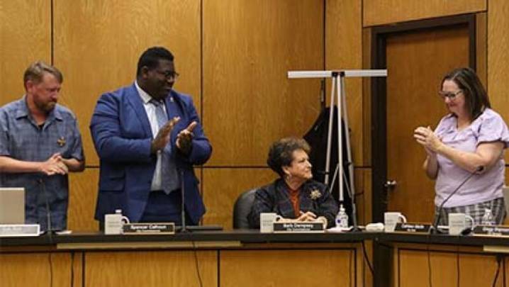 Mount Clemens city commissioners give send