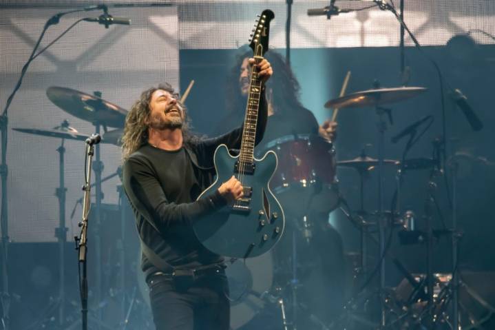 Foo Fighters Deliver Unforgettable Set, 4 Non Blondes Thrill With ‘What’s Up’ on Day 1 of Corona Capital