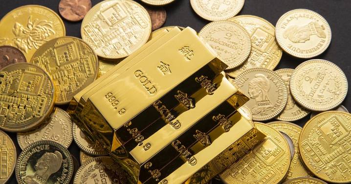 Gold Declines To Rs 1,26,700 On Stronger Dollar, Weak Global Cues