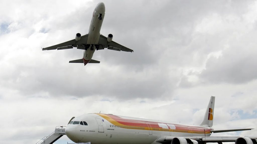 Venezuela exige a aerolíneas internacionales reanudar vuelos en 48 horas