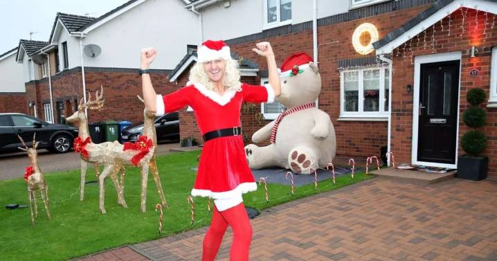 Come Dine With Me star to walk from Edinburgh to Glasgow in memory of sister