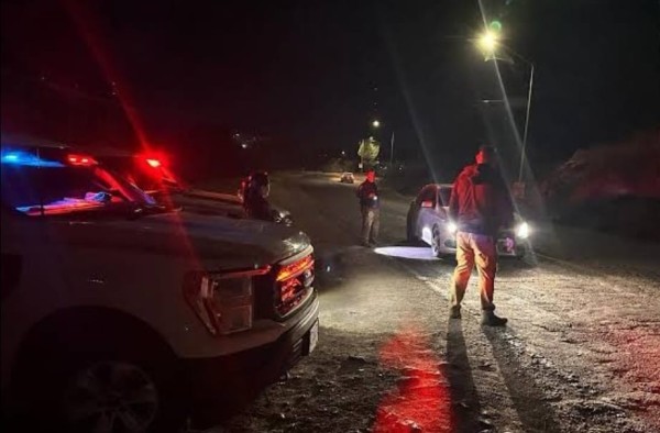 Armados les roban teléfonos, maletas y los abandonan a su suerte en carretera