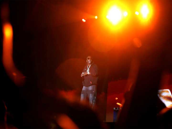 Akon hits nostalgia in Delhi with 'Chammak Challo' and more