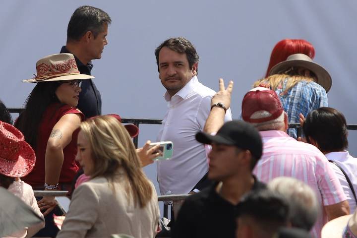 Una bifurcación se asoma en Morena: López Beltrán deja las sombras y marca distancia de Alcalde