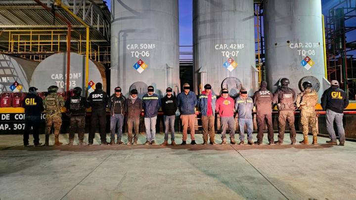 Veracruz: ocho detenidos por venta ilegal de combustible; incautan 250 mil litros