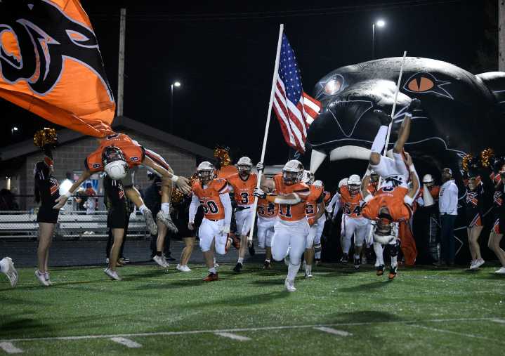 Highlights and links to game stories from Week 10 prep football playoff in Southwest Washington