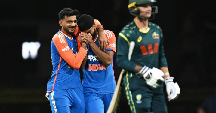 India leads T20 series 2-1 after Australia crashes against spin