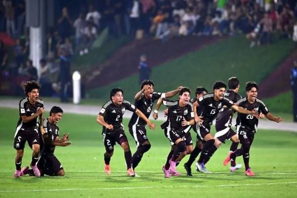 'Qué bonita vecindad', celebra Tri Sub 17 con el Chavo del 8