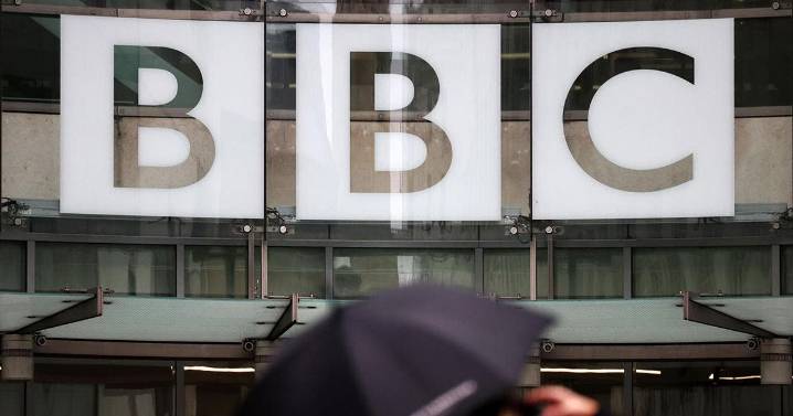 Trump da ultimátum a la BBC y amenaza con una demanda por mil mdd