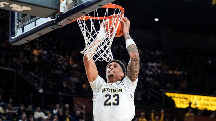 Michigan basketball spreads the love in 67