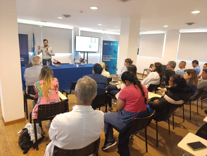 Campaña de prevención del cáncer de piel: El HIEF brindó una capacitación sobre un novedoso tratamiento