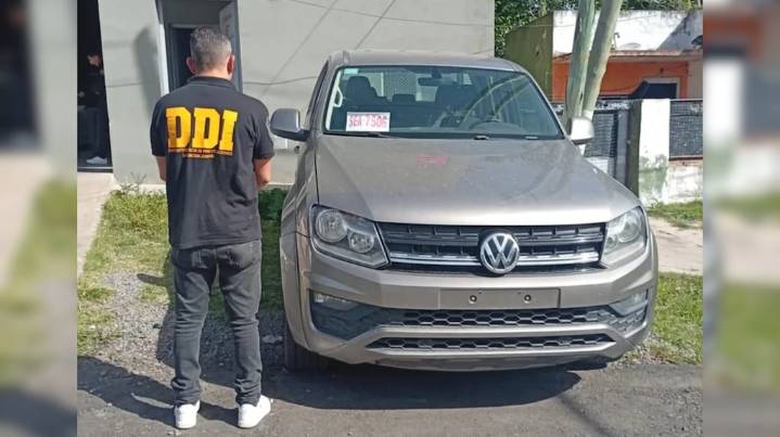 Robó autos de una concesionaria en la que había trabajado y los vendía en una agencia clandestina propia