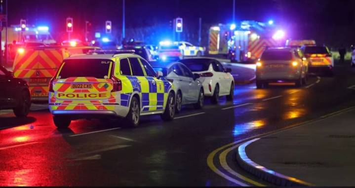 “Fueron apuñaladas”. Ataque en un tren en Inglaterra: varios heridos y dos detenidos