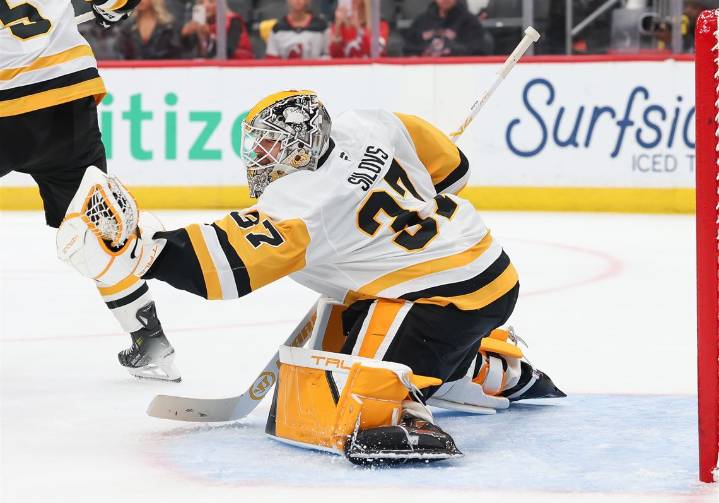 Rapid recap: Penguins lose, but Arturs Silovs and Ryan Graves help them secure a point in New Jersey