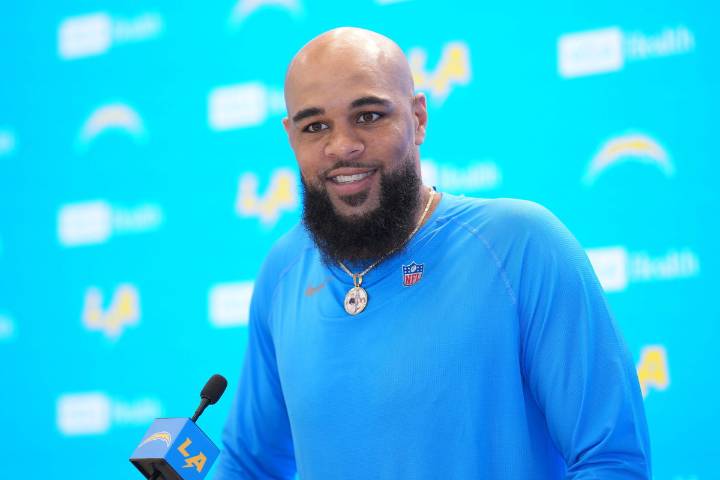 Chargers’ 33-YO WR Keenan Allen Explains How He’s Still Burning Defenders as Other Receivers Slow Down