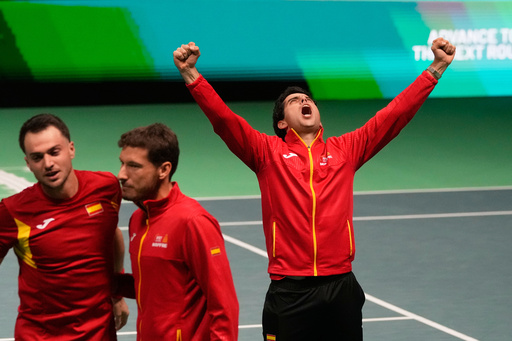 España sorprende a Alemania en dobles y llega a la final de la Copa Davis ante Italia