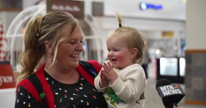 Black Friday shoppers pack Gallatin Crossing despite snowy conditions
