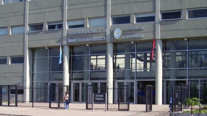 Salta: detuvieron a un agente de la Policía Federal por distribución de material de abuso sexual infantil