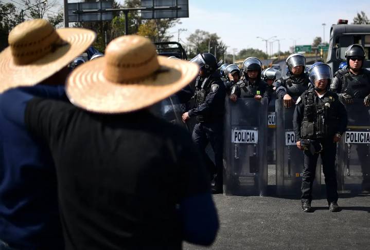Lista de puntos afectados por el megabloqueo carretero de agricultores y transportistas este lunes