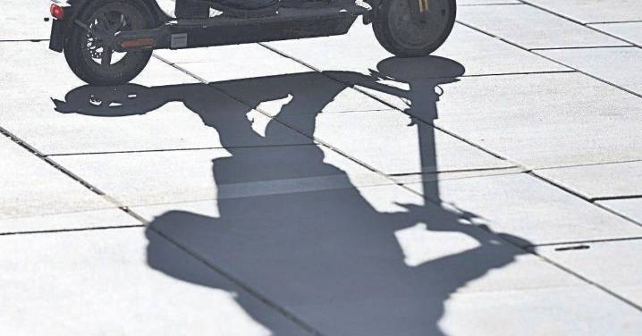 Fuengirola refuerza los controles sobre el uso de patinetes