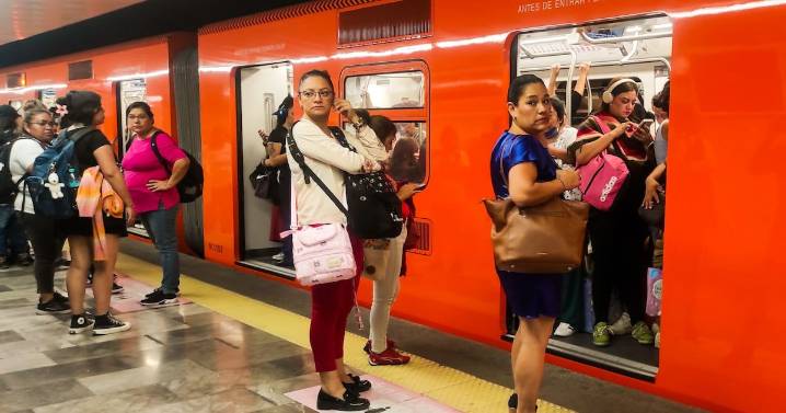 ‘Los trenes se detienen en los túneles’: Líneas 3 y 7 del Metro con retrasos de hasta 10 minutos