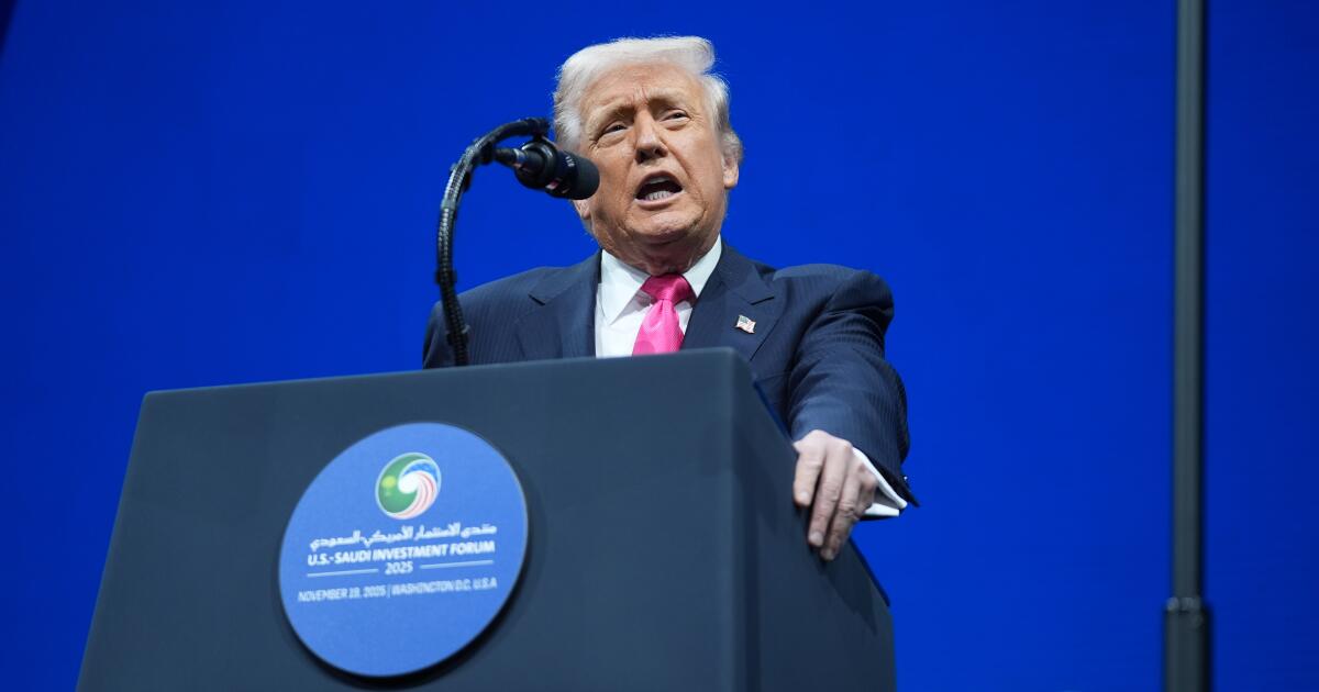 Trump calls Democrats 'traitors' for urging military to 'refuse illegal orders'