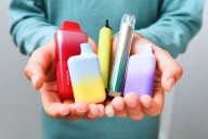 Un tercio de los escolares vapea en Chile: Minsal advierte riesgos respiratorios severos