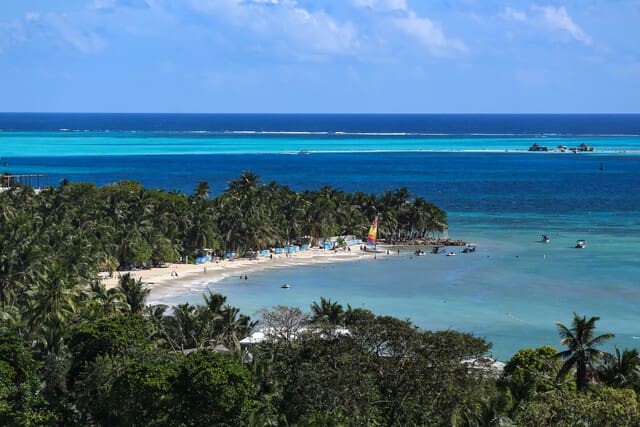 Mejor playa para ir con niños en vacaciones de fin de año 2025: arena blanca y aguas cristalinas