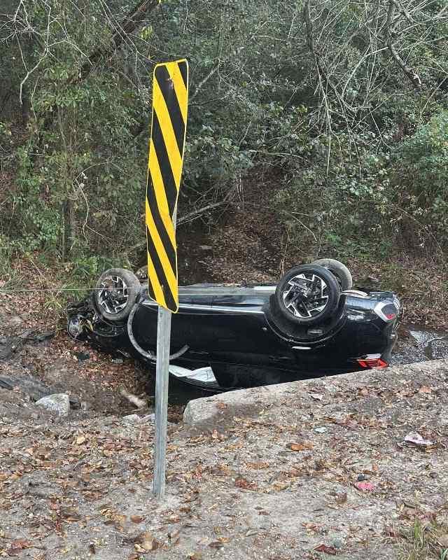 Jones County Woman Escapes Overturned SUV by Breaking Window