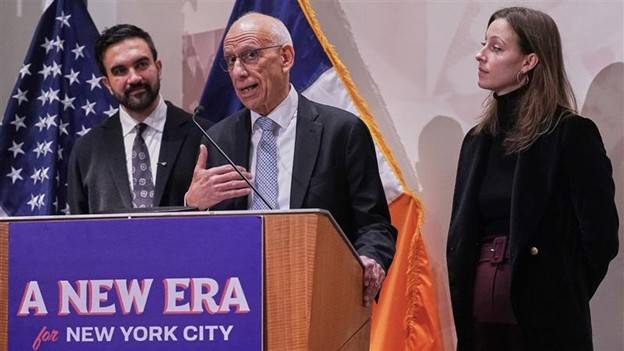 Alcalde de New York presenta su equipo principal