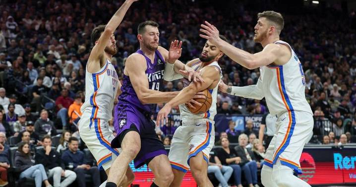 Hartenstein has 33 points and 19 rebounds to help the Thunder rout the Kings