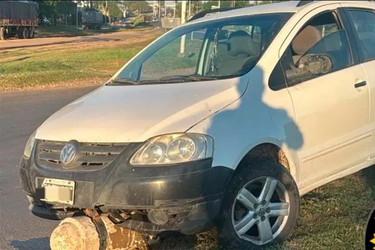 Conductor alcoholizado despistó y provocó destrozos en una rotonda