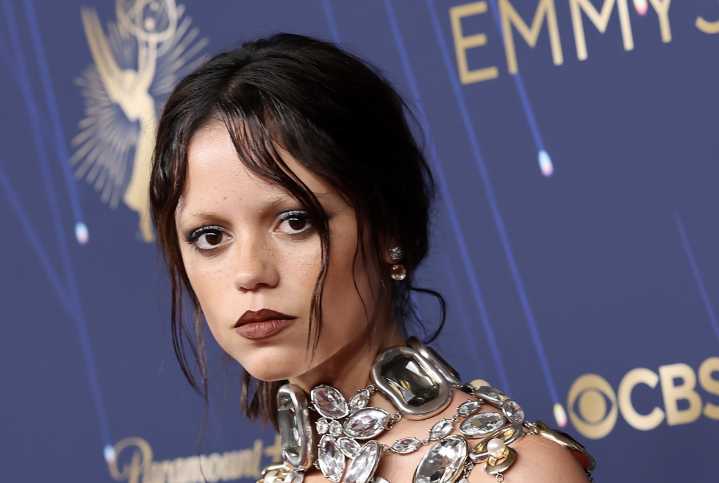 Jenna Ortega: Es muy fácil tenerle miedo a la inteligencia artificial