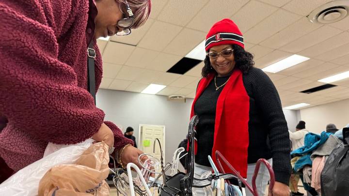 Groups work to keep hundreds warm in Louisville