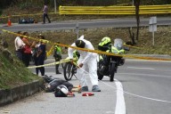 Motociclista muere de forma brutal tras impactar contra un caballo