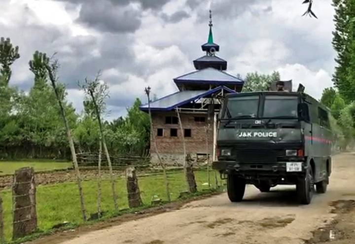 Police Conduct District-Wide Raids on Jamaat-e-Islami Activists in South Kashmir