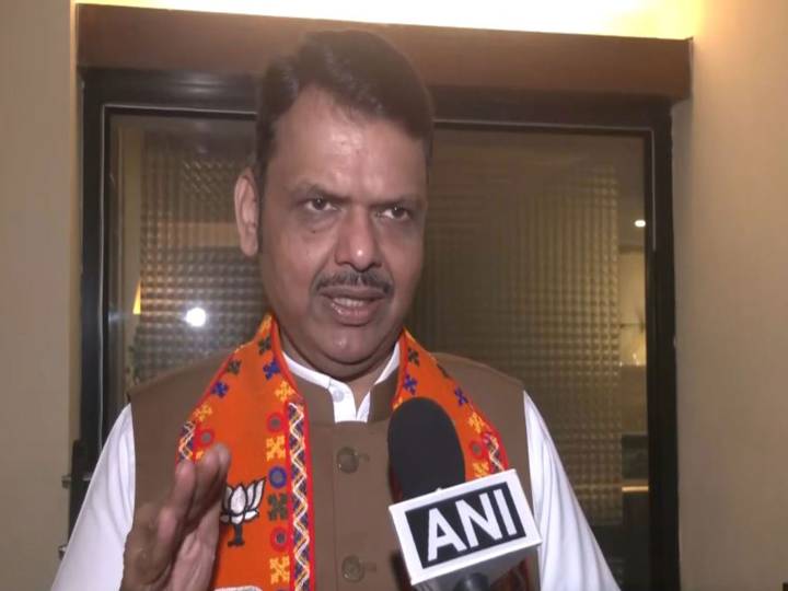 "Tejashwi promised Dy CM post to at least 25 people": Fadnavis