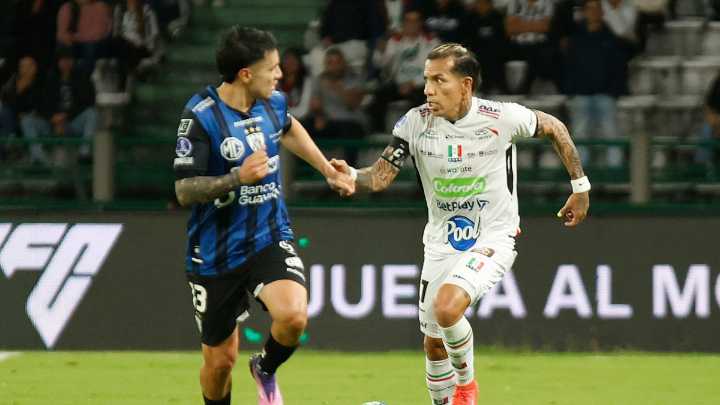 Dayro Moreno festejó tras la final de la Copa Sudamericana: terminó como máximo goleador del certamen
